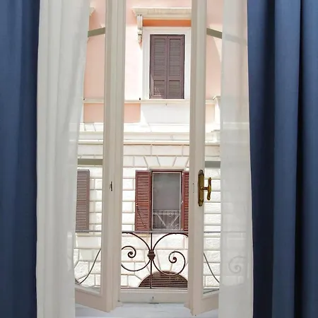 Cozy Piazza Vittorio 아파트